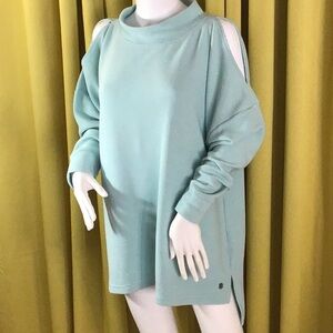 Ideology plus size tunic with cutouts lot213 nwot